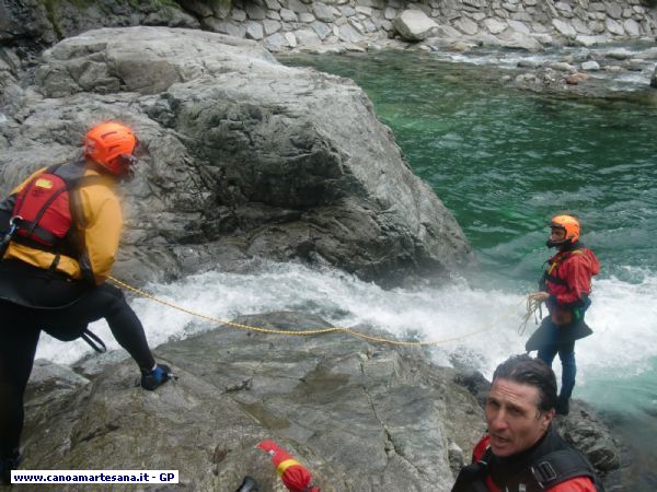 www.canoamartesana.it - 69-corso_sicurezza_kayak_istruttori_160711-41.jpg